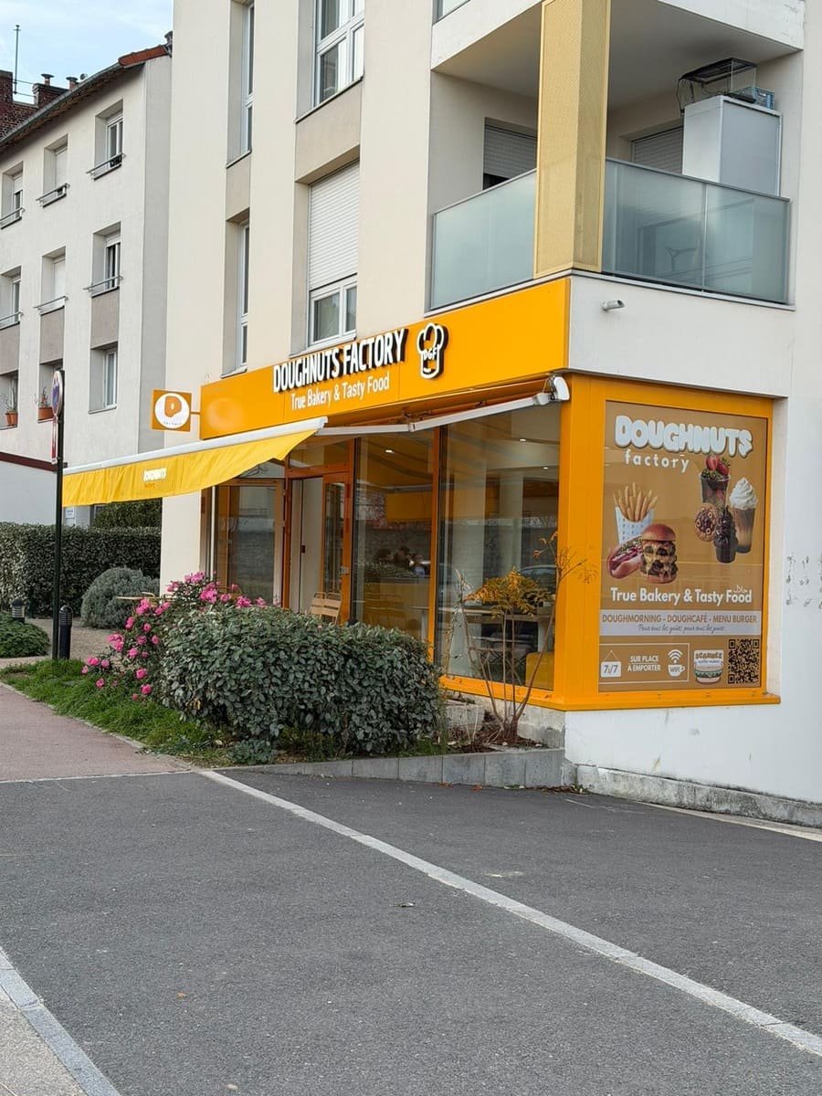 pose enseigne lumineuse magasin facade commerciale installation professionnelle boutique store led neon paris meilleur 7